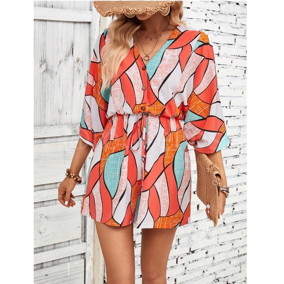 Abstract Print Button Front V-Neck Batwing Sleeve Short Romper - Picture 4 of 9
